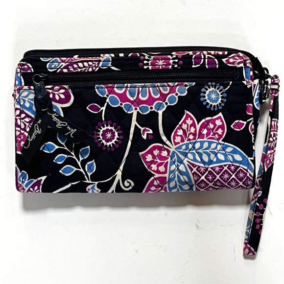 Vera Bradley Wristlet - Picture 1 of 4
